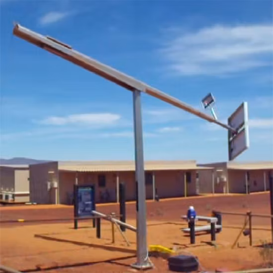 Poteau de réverbère solaire galvanisé à bras simple/double